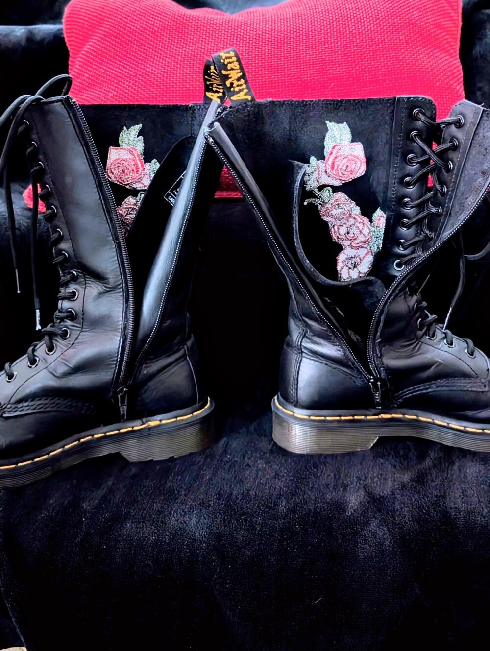 Dr. Martens Vonda mid-calf boots (14-eye) - Picture 7 of 9